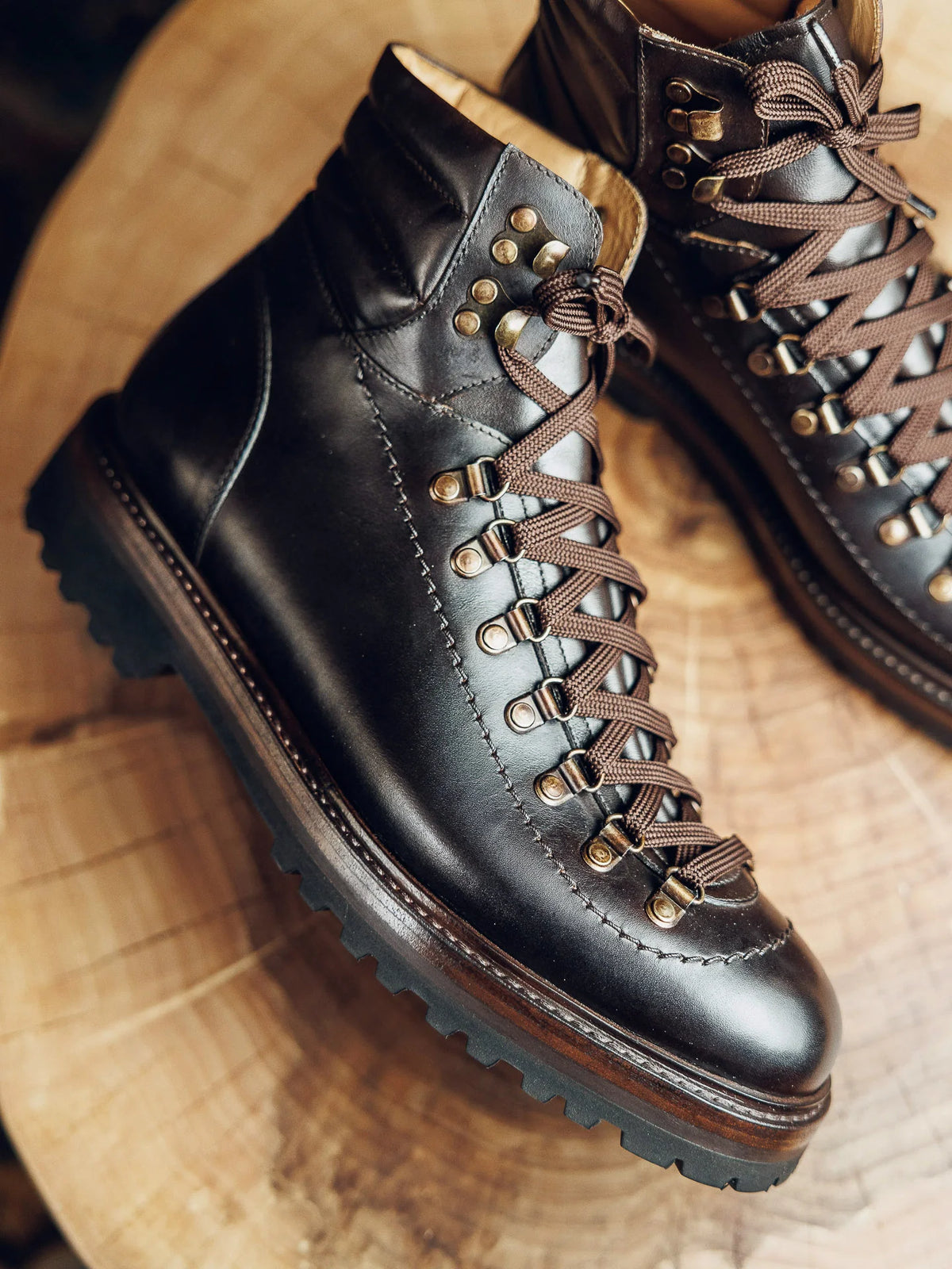 ED195 | BLACK HICKING BOOTS