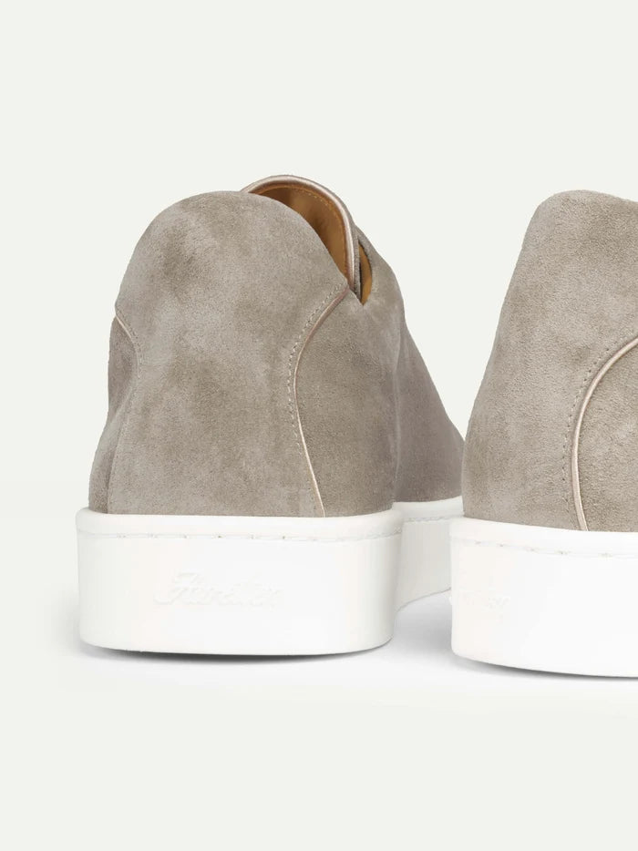 LIGHT GREY SUEDE SNEAKER