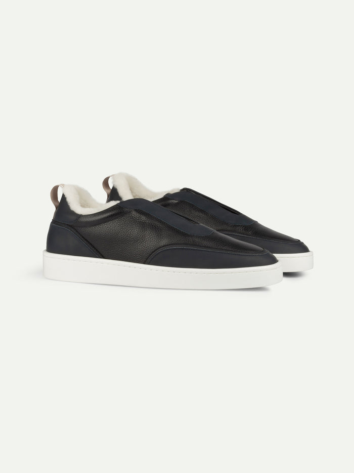 NAVY LEATHER FUR SNEAKER