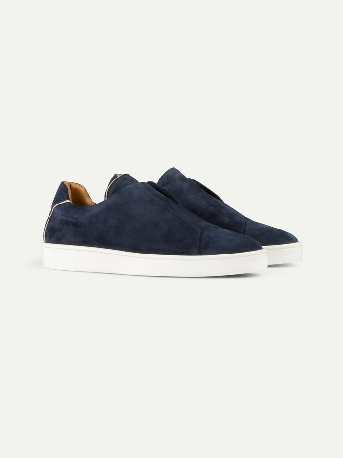 NAVY SUEDE SNEAKER