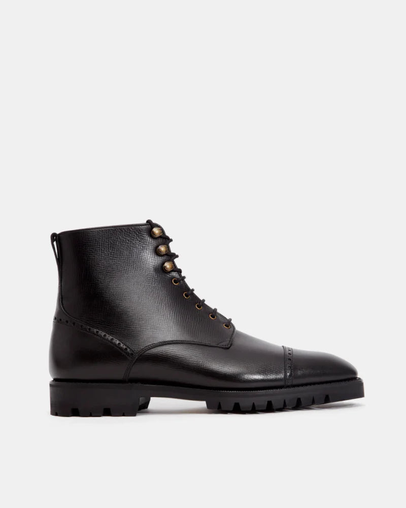 BLACK LACE UP BOOTS | CAP TOE