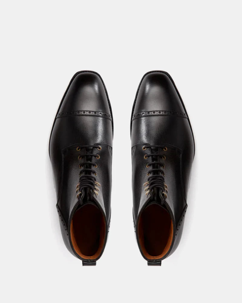 BLACK LACE UP BOOTS | CAP TOE