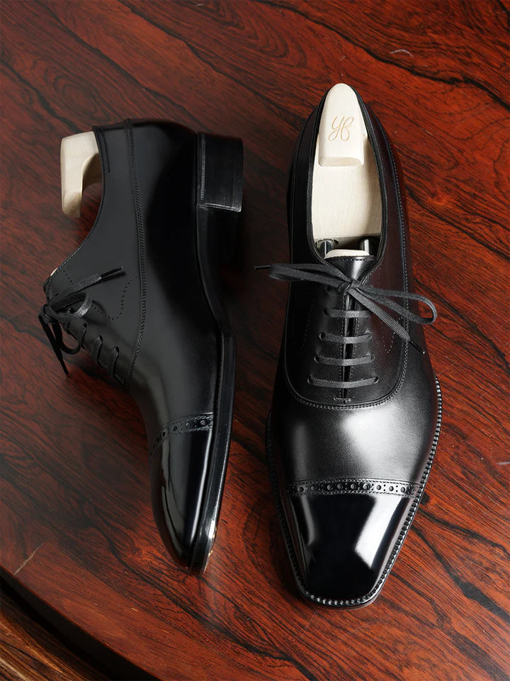 OSCAR | BLACK LACEUPS WITH TOE SHINE