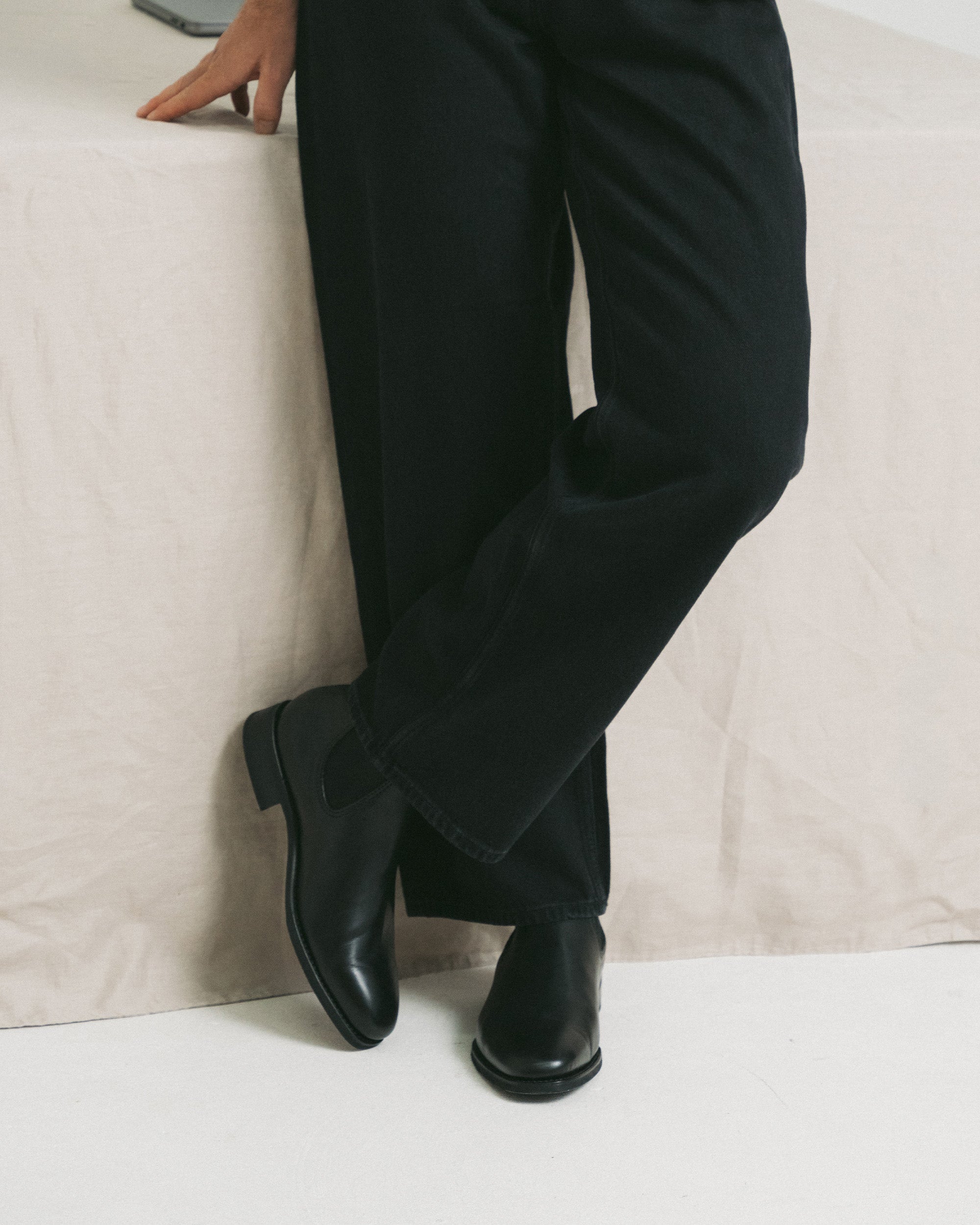 NOLAN | BLACK CALF LEATHER CHELSEA BOOTS