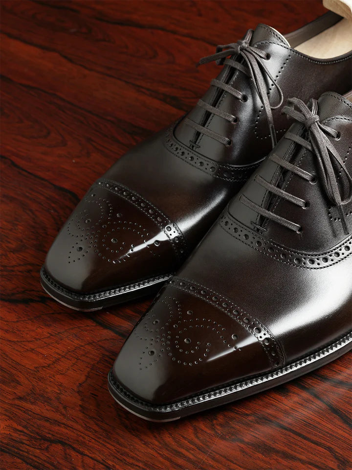 REED | BROWN BROGUE LACEUPS WITH TOE SHINE