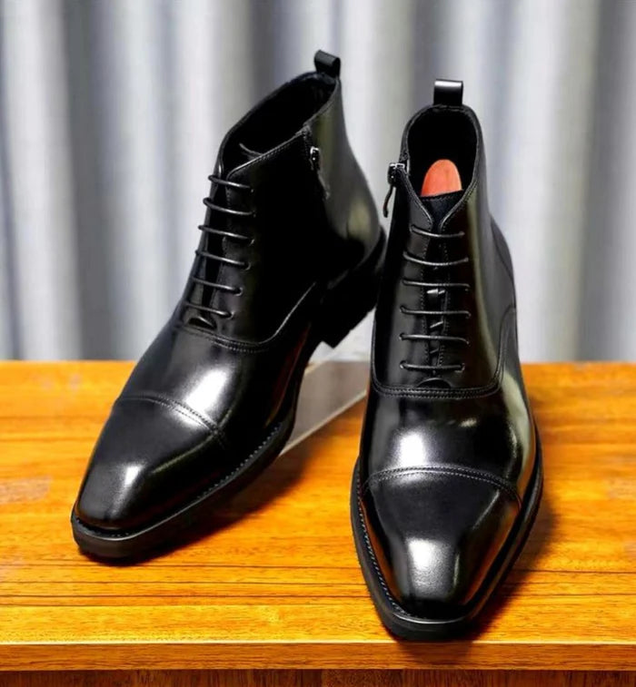 BLACK LEATHER BOOTS WITH RUBBER SOLE