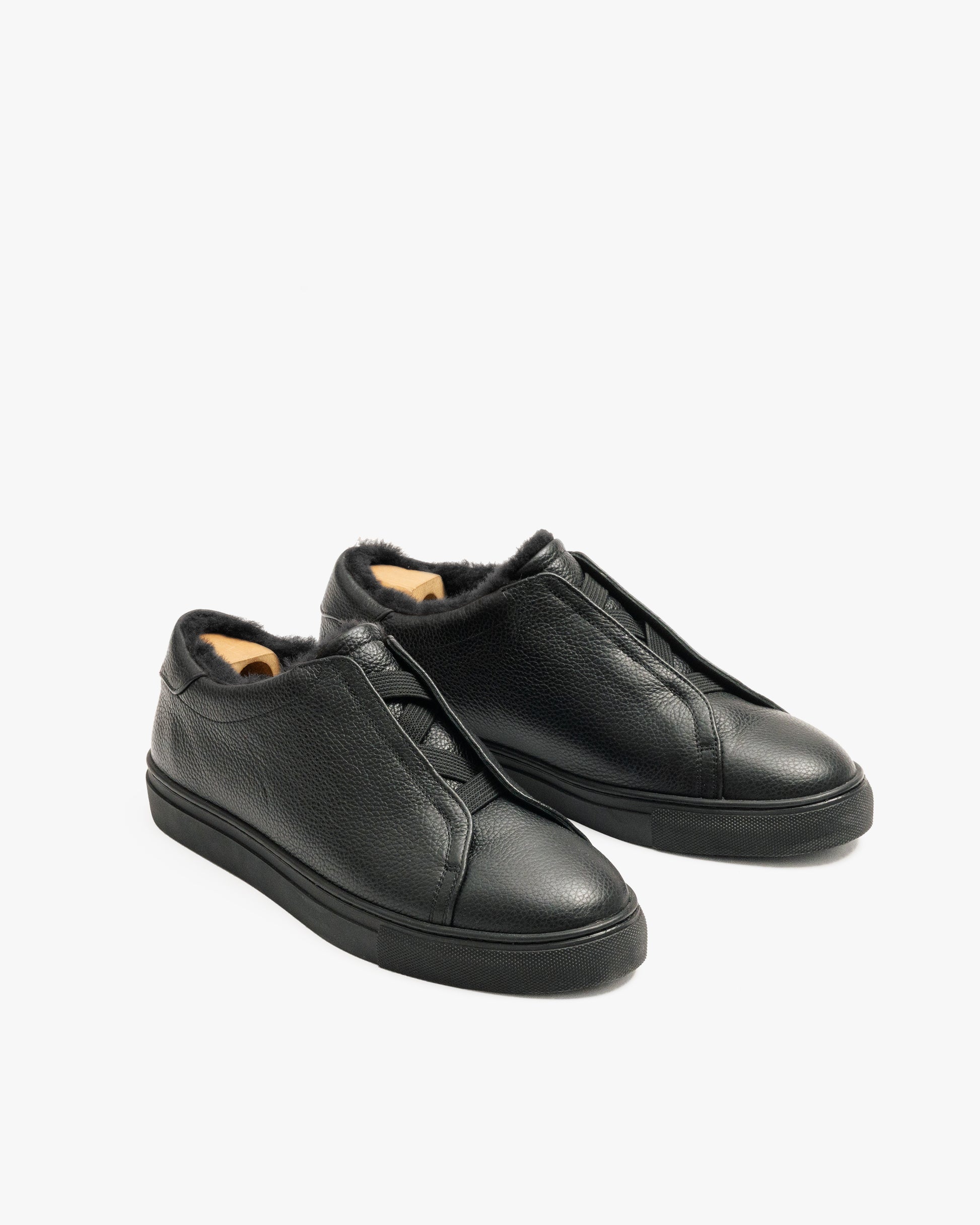 LEO | BLACK LACELESS LEATHER SNEAKERS