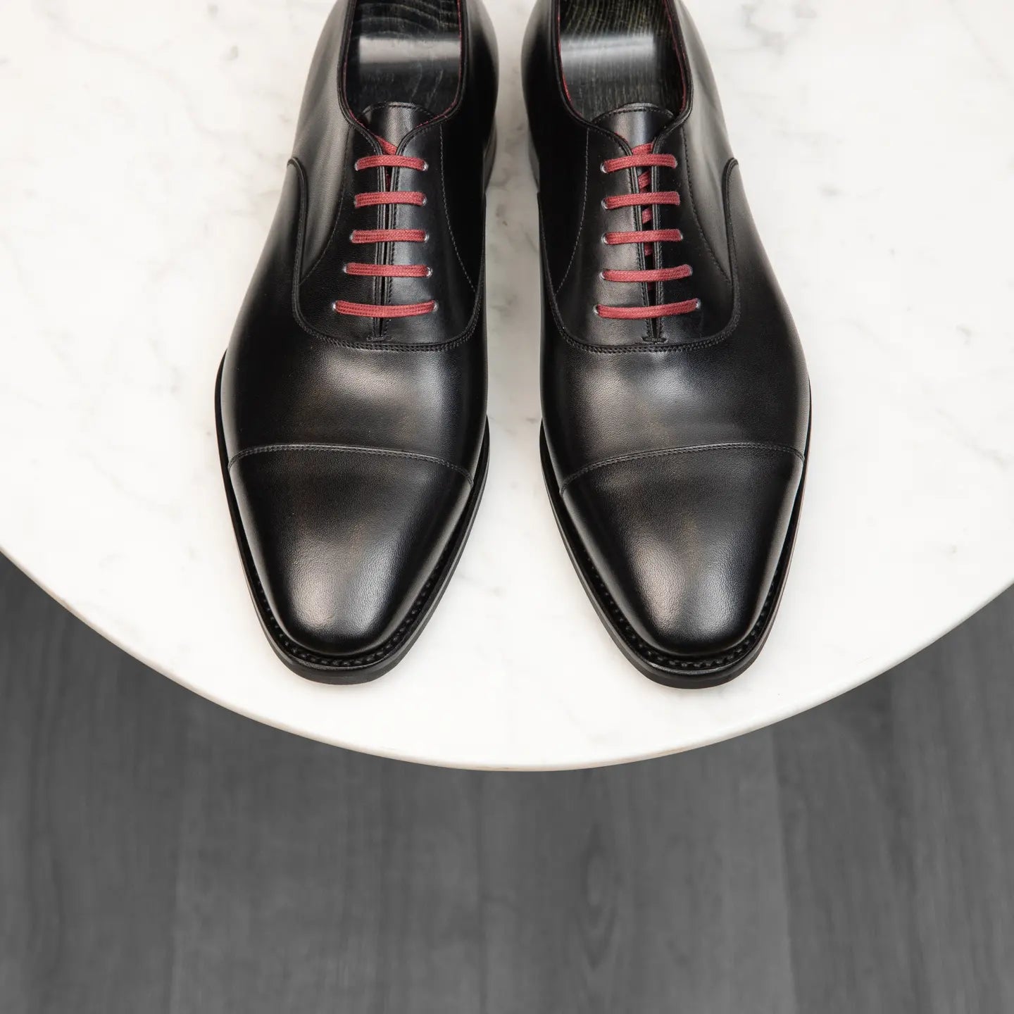 THE HENRY - BLACK OXFORD WITH RED LINING