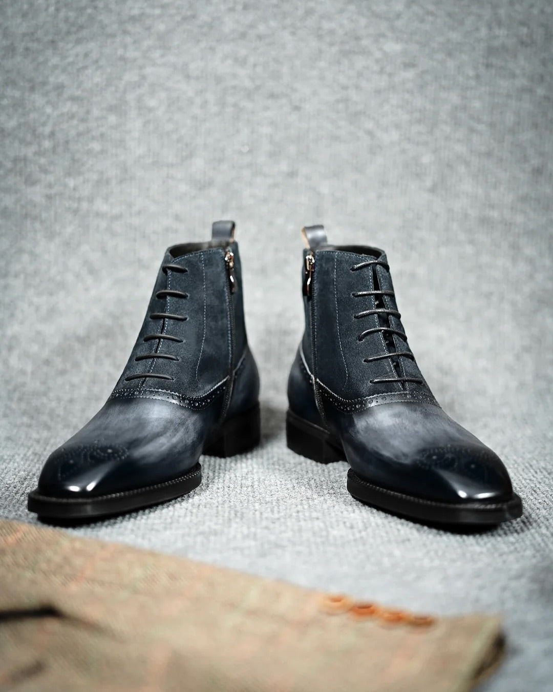 LIMITED EDITION | GREY BOOTS WITH SUEDE & ZIP DETAIL