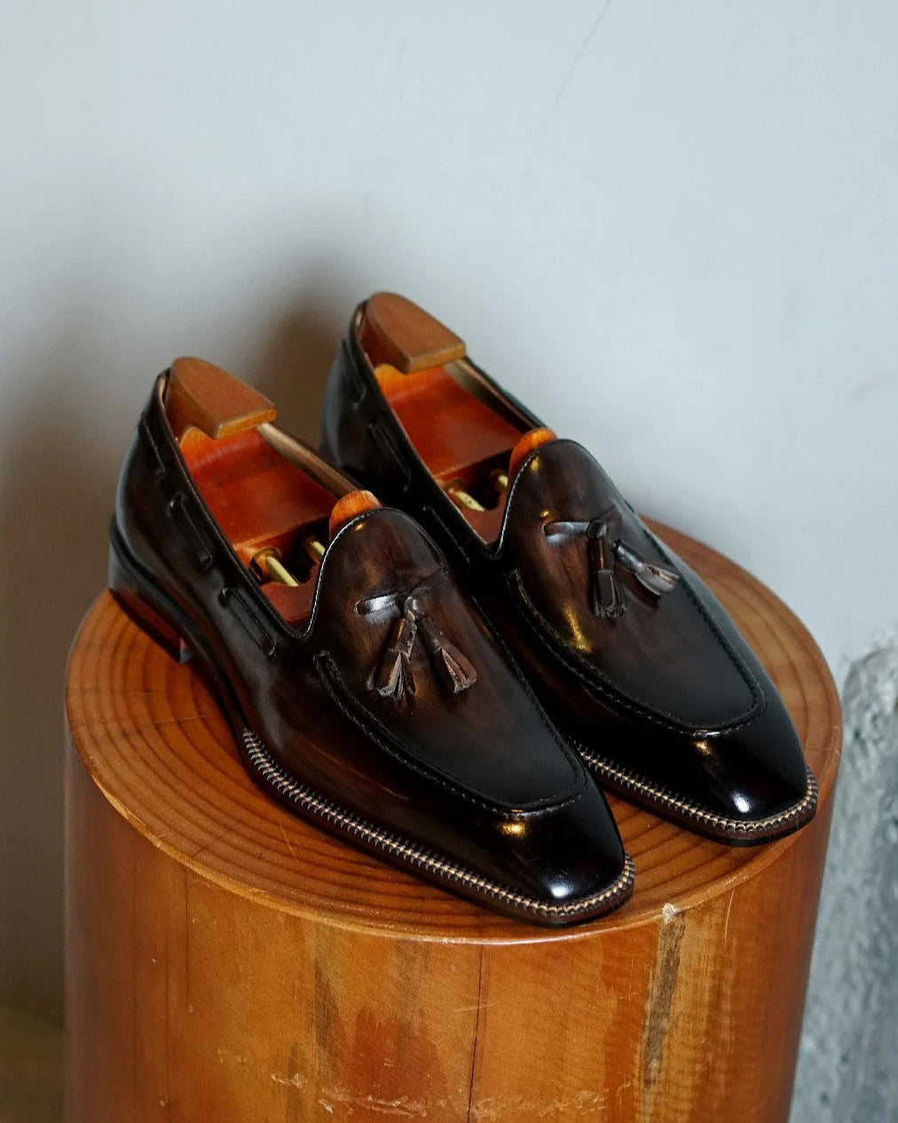 BROWN SQUARE TOE TASSEL LOAFERS
