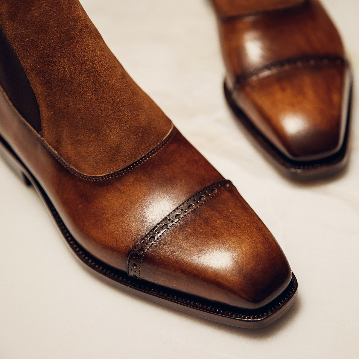 ED213 | COGNAC SUEDE CHELSEA BOOTS