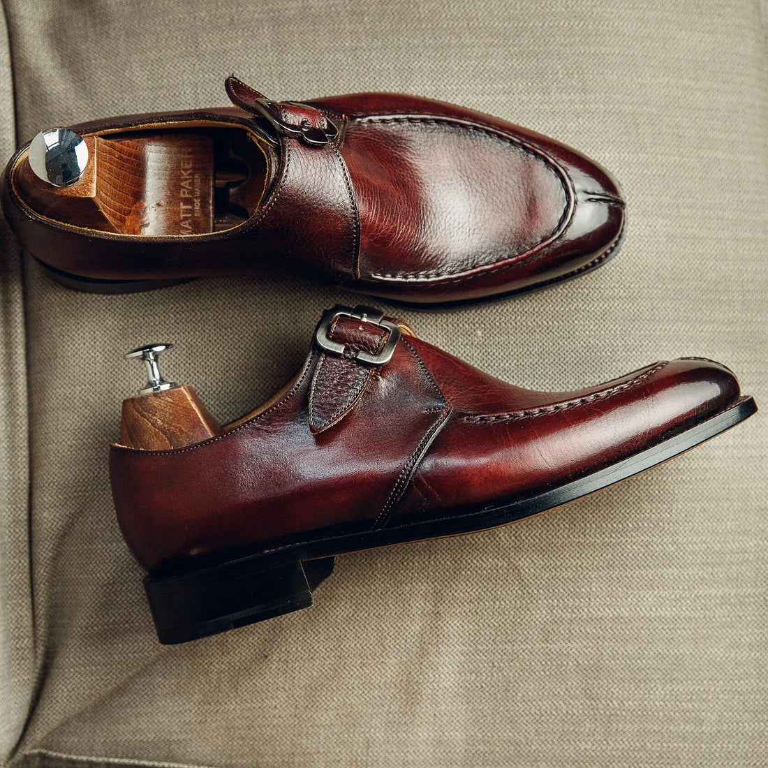 BURGUNDY SINGLE MONK | PATINA FINISH