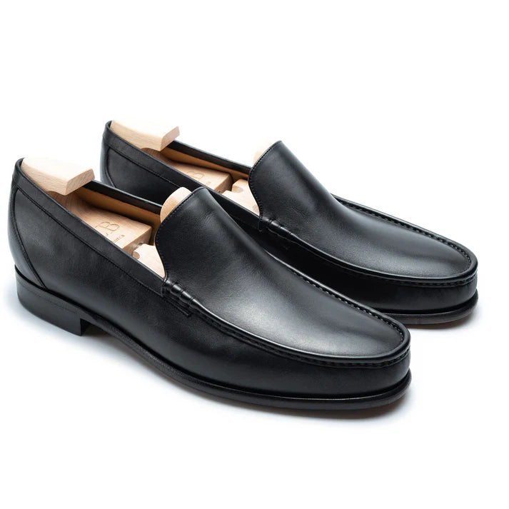 BLACK LEATHER LOAFERS | MOACCASINS COLLECTION