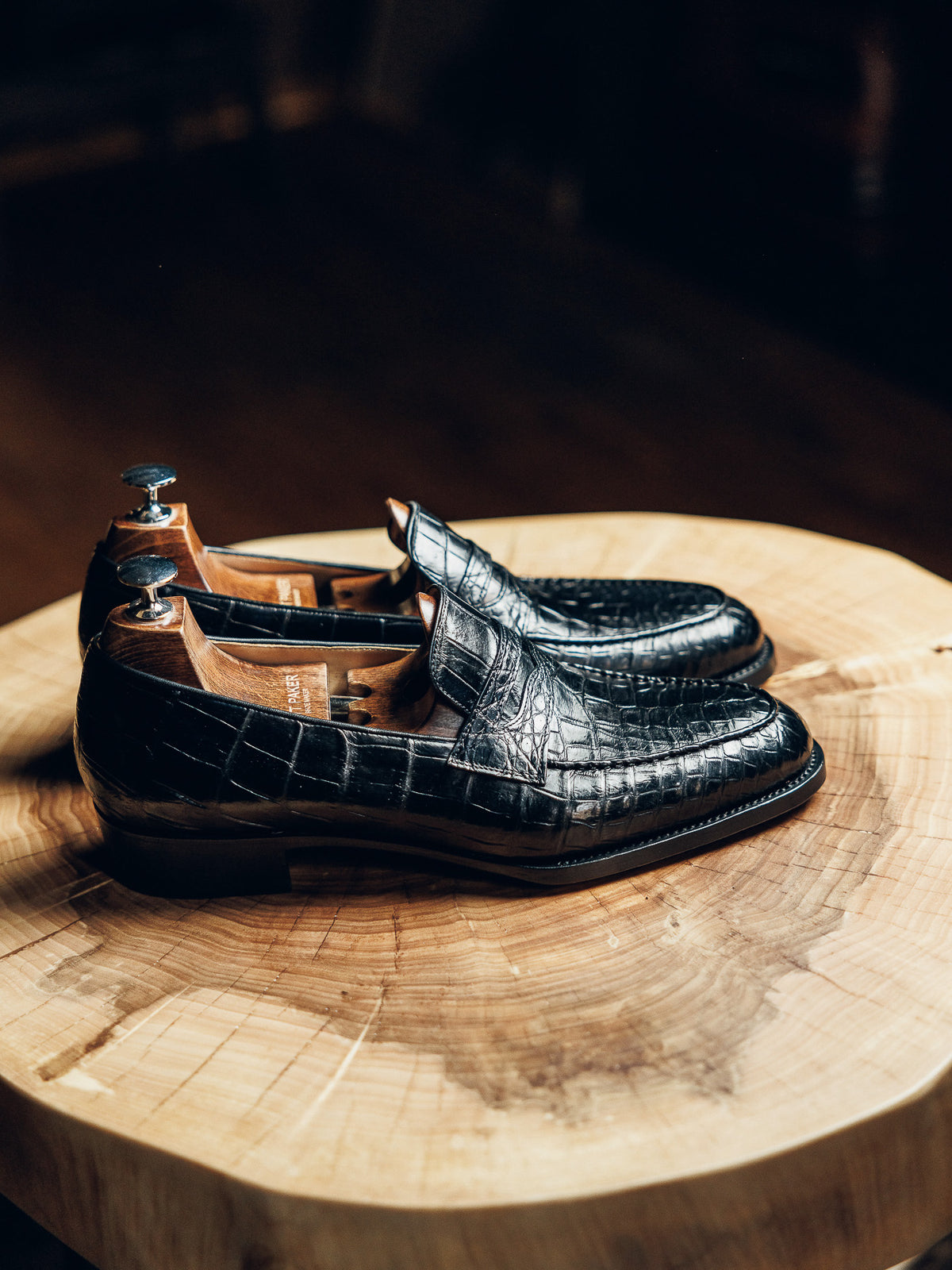 ED134 | BLACK CROCO PENNY LOAFERS