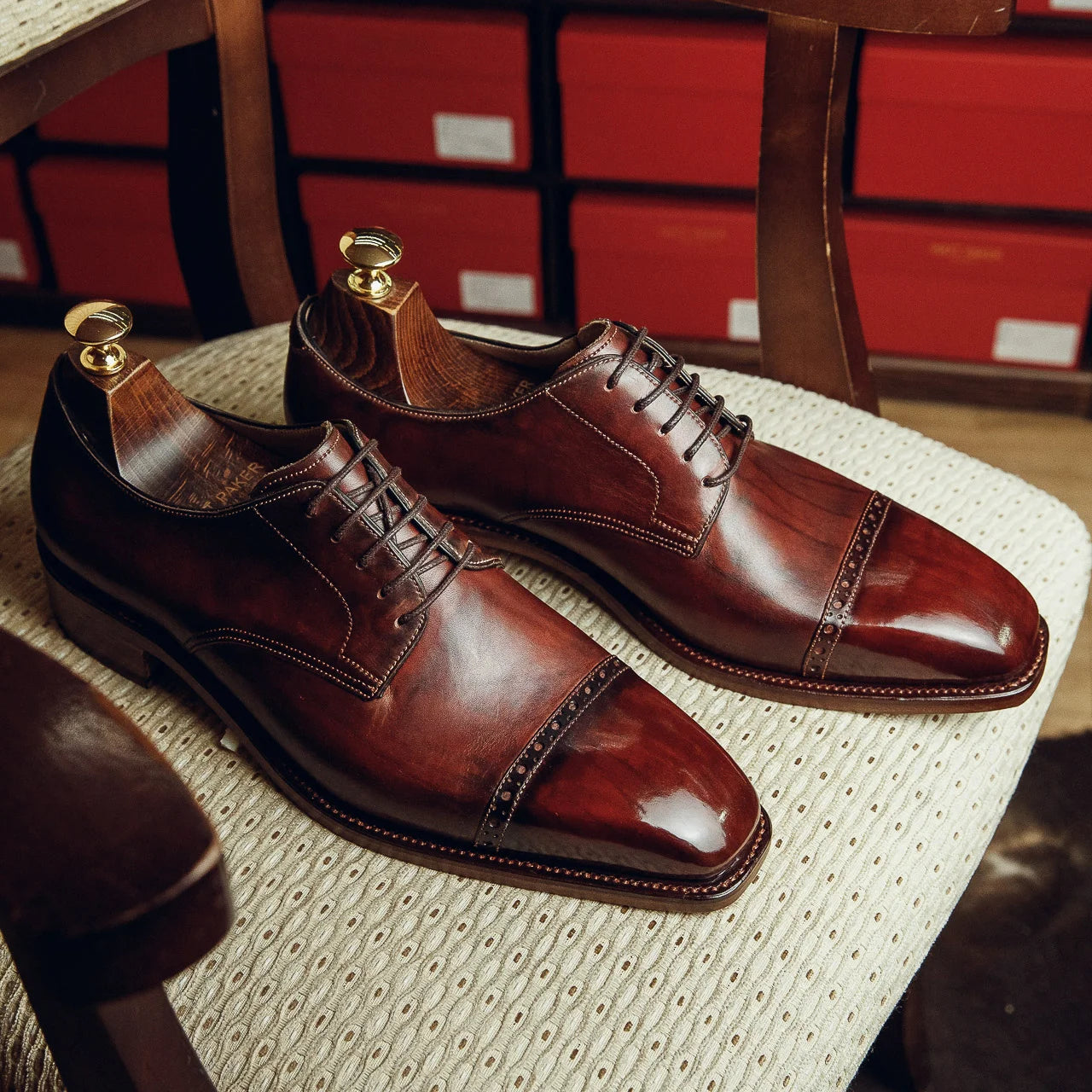 RED BROWN CUT-OFF NOSE DERBY | PATINA FINISH
