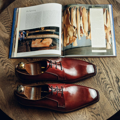 BURGUNDY CLASSIC DERBY | PATINA FINISH
