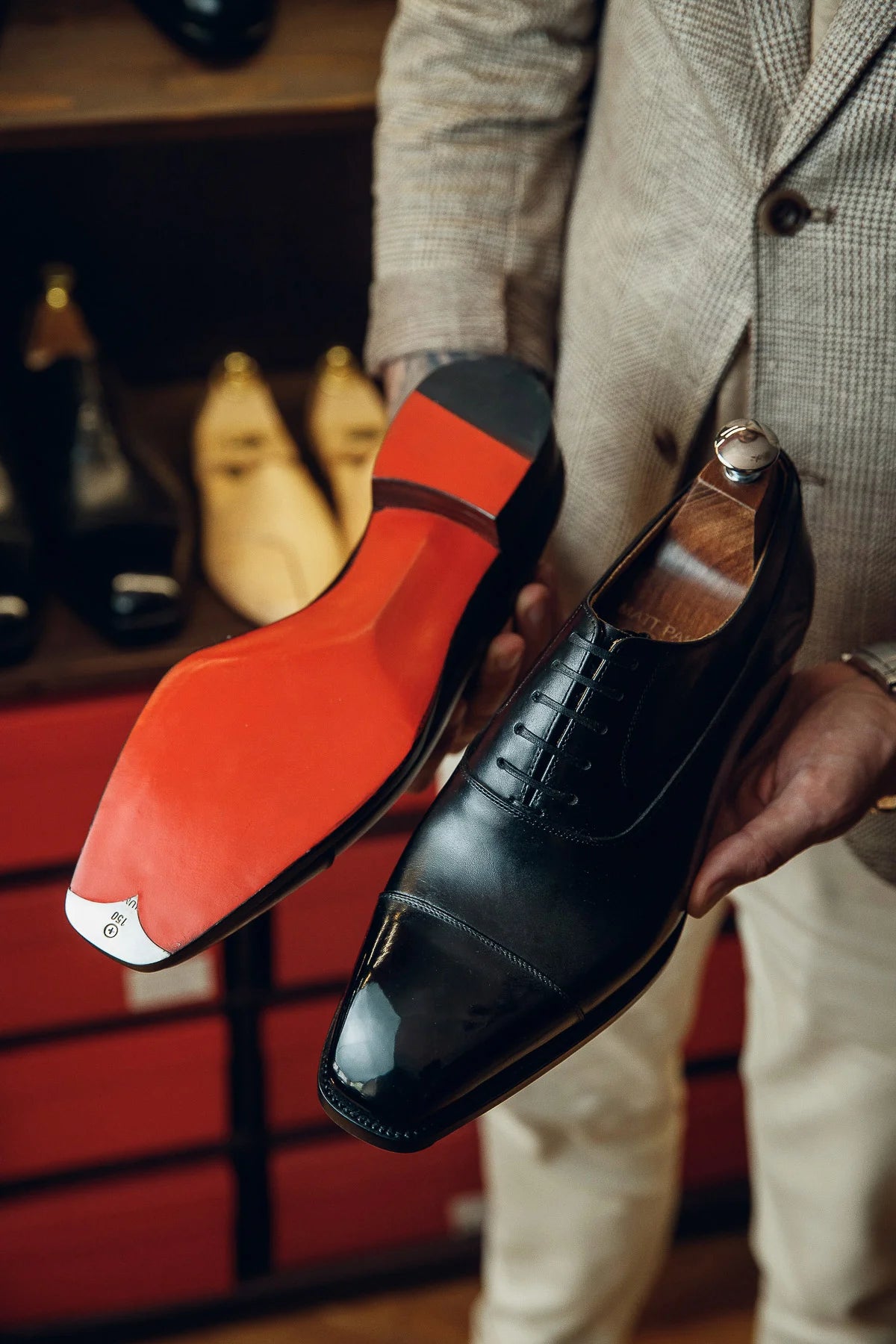 ED176 | BLACK METAL TOE OXFORDS