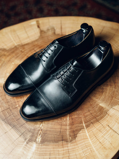 ED116 | BLACK CAP TOE DERBY