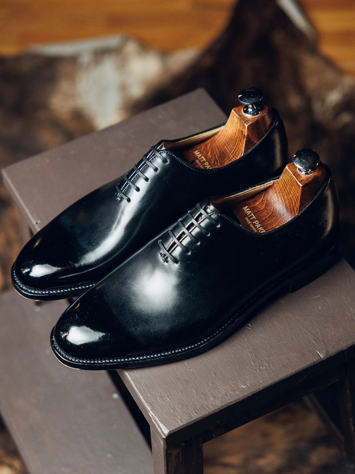 CLASSIC BLACK OXFORDS | PATINA FINISH