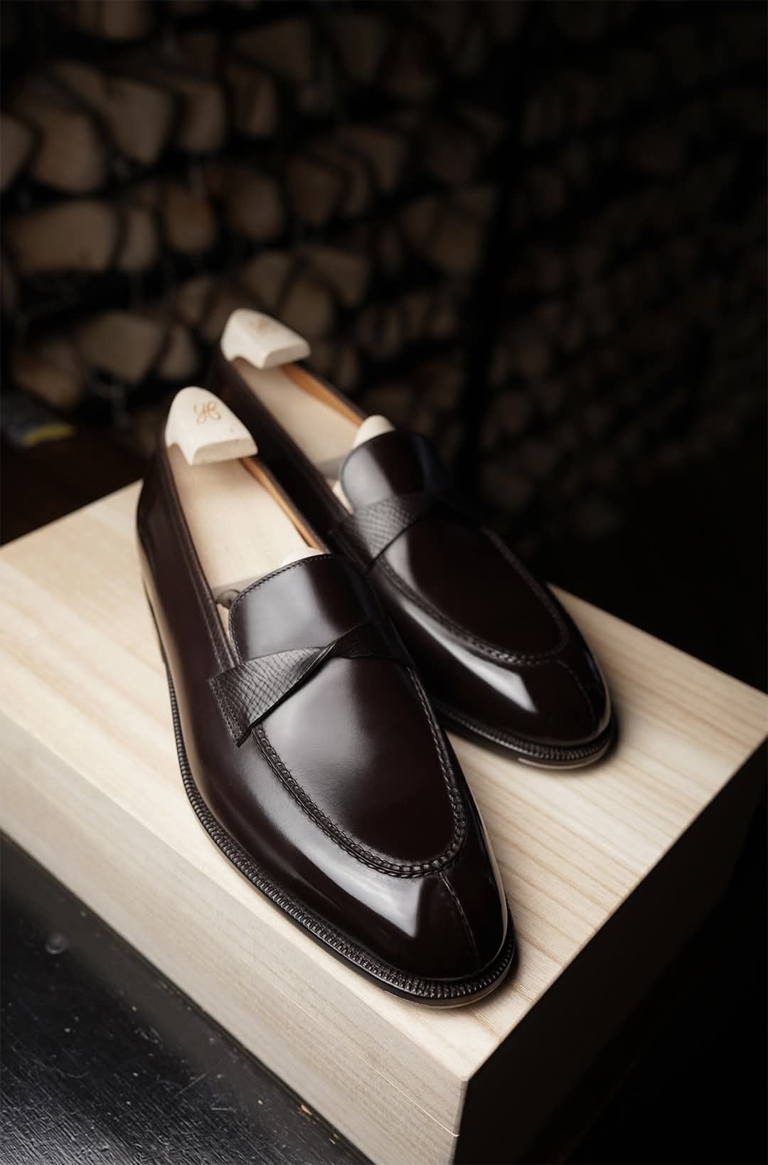DARK BROWN LEATHER BUTTERFLY LOAFER