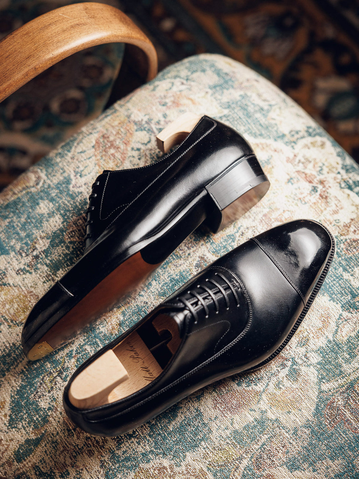 ED105 | BLACK METAL TOE OXFORDS