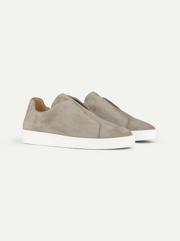 LIGHT GREY SUEDE SNEAKER