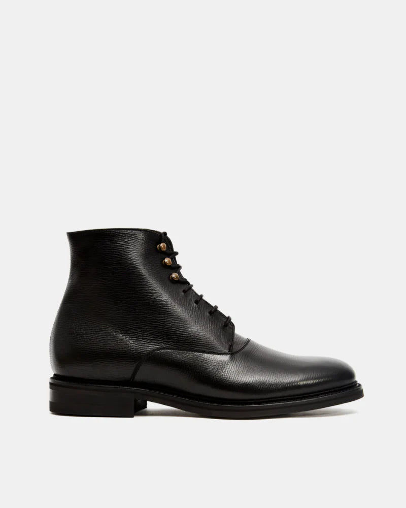 BLACK LACE UP BOOTS | PLAIN TOE