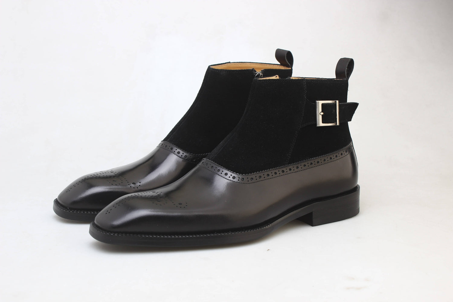 BLACK BUCKLE BOOT WITH SUEDE