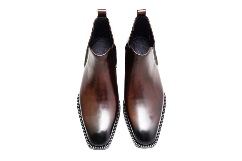 CLASSIC BROWN CHELSEA BOOTS