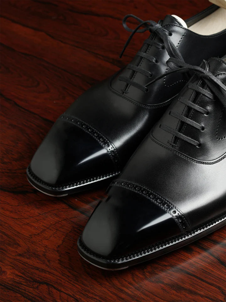 OSCAR | BLACK LACEUPS WITH TOE SHINE