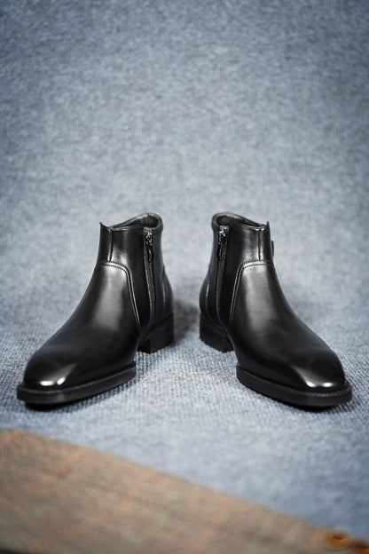 BLACK SLICE TOE ZIP BOOT