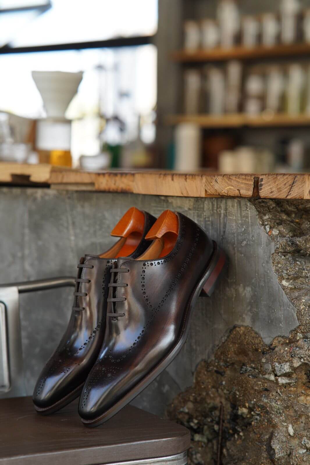 CLASSIC BURNISHED BROWN BROGUE OXFORD LACEUPS