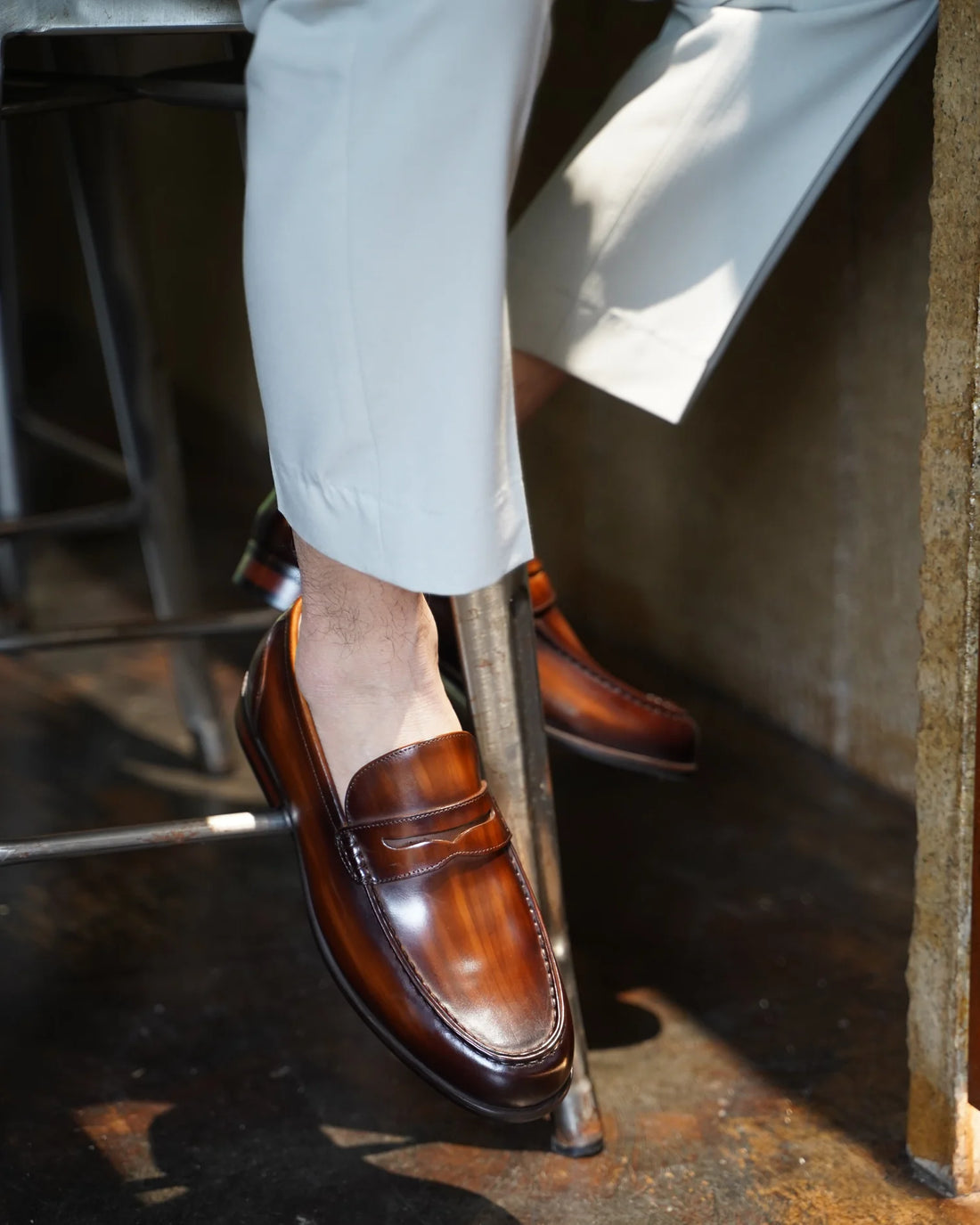BROWN ROUND TOE LEATHER LOAFERS