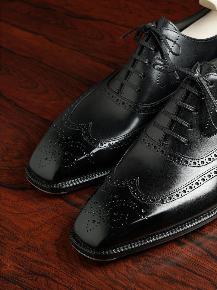 BLAKE | BLACK BROGUE LACEUPS WITH TOE SHINE