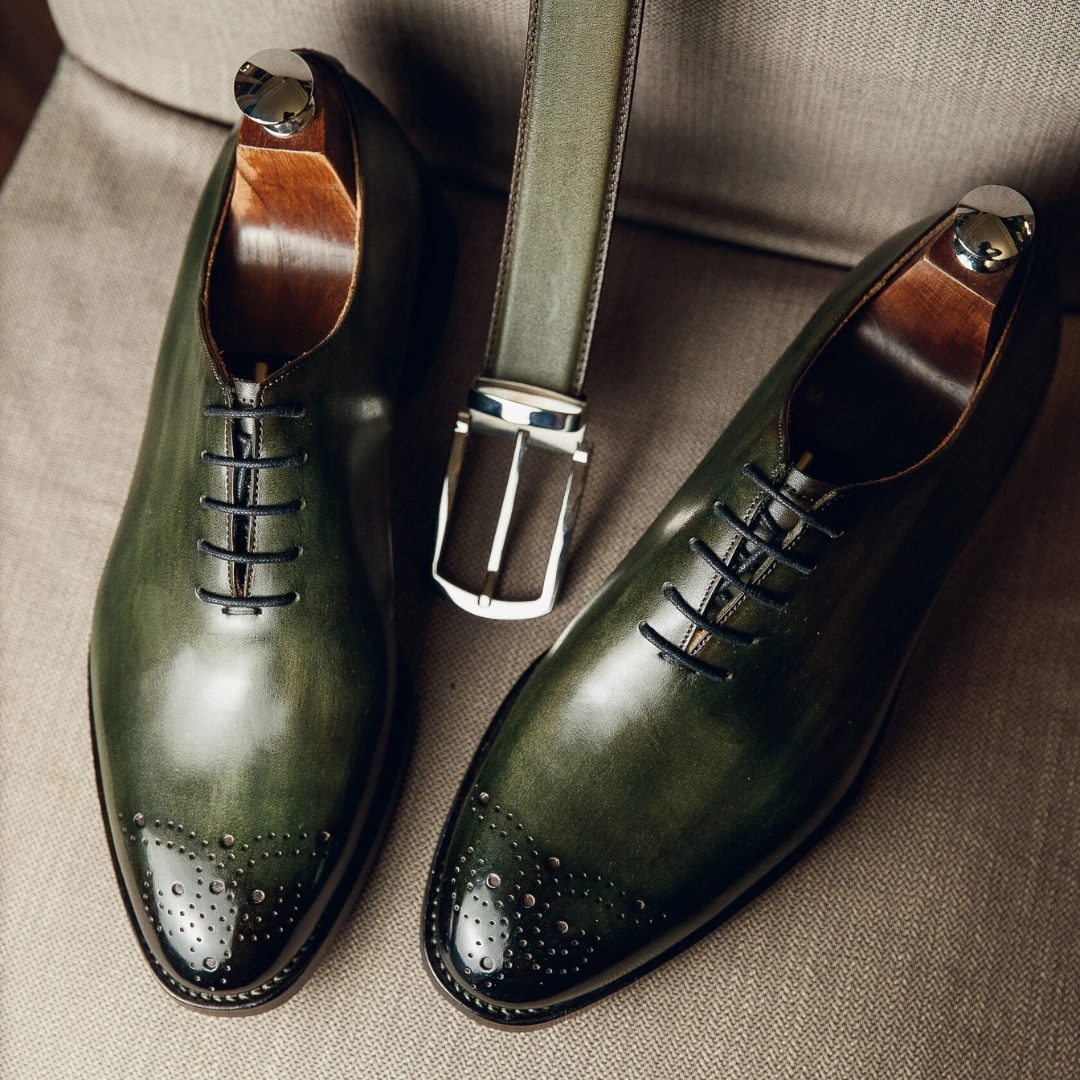 ONE-PIECE MEDALLION OXFORD | PATINA FINISH