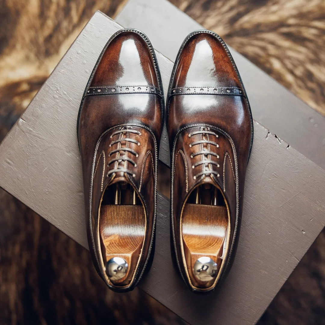 OXFORDS WITH A CUT-OFF TOE | PATINA FINISH