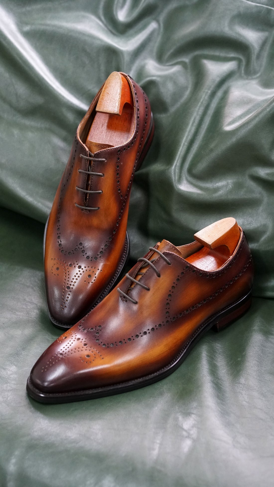 ELEGANT COGNAC BROGUE OXFORD LACEUPS