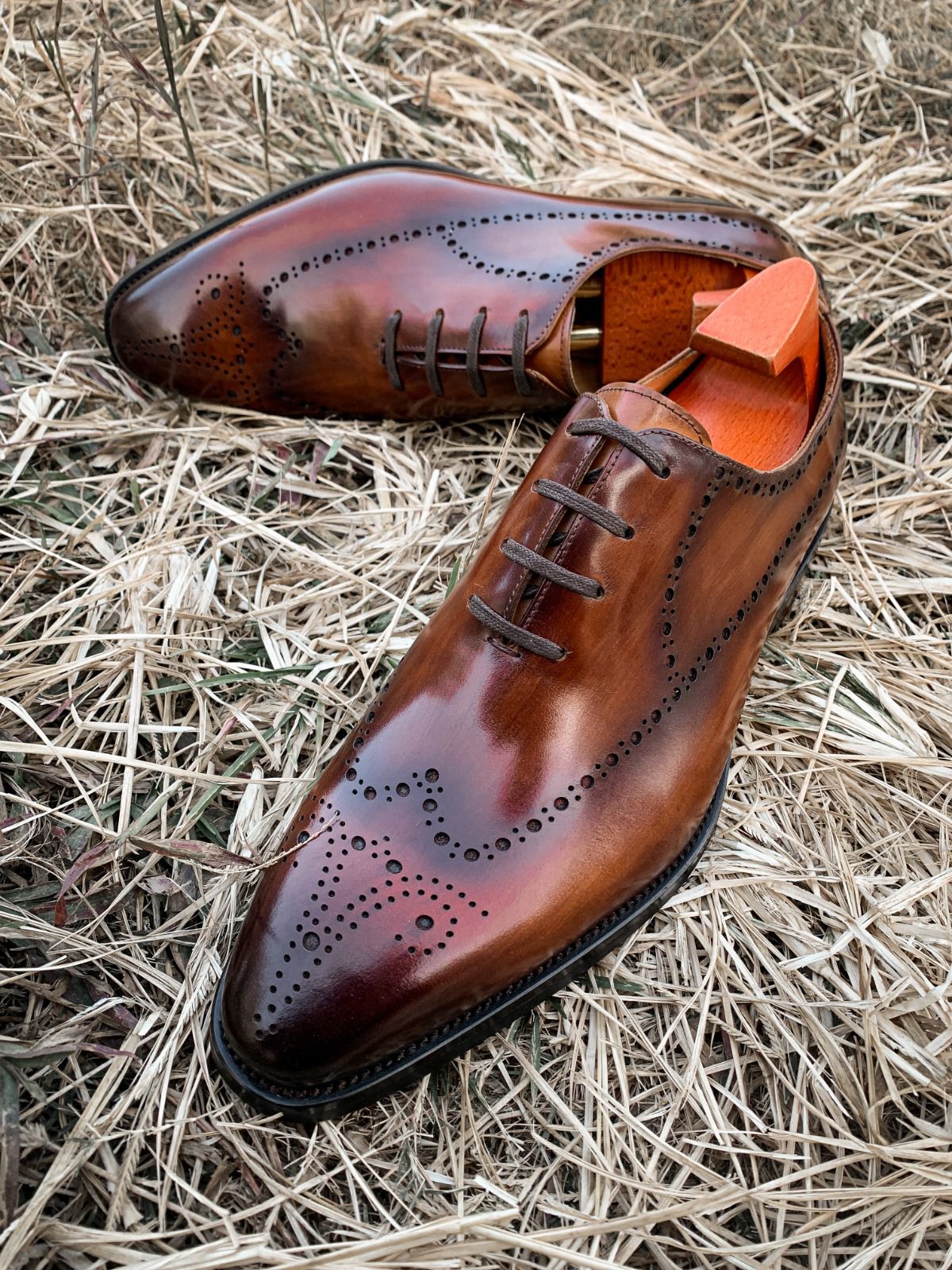 ELEGANT COGNAC BROGUE OXFORD LACEUPS