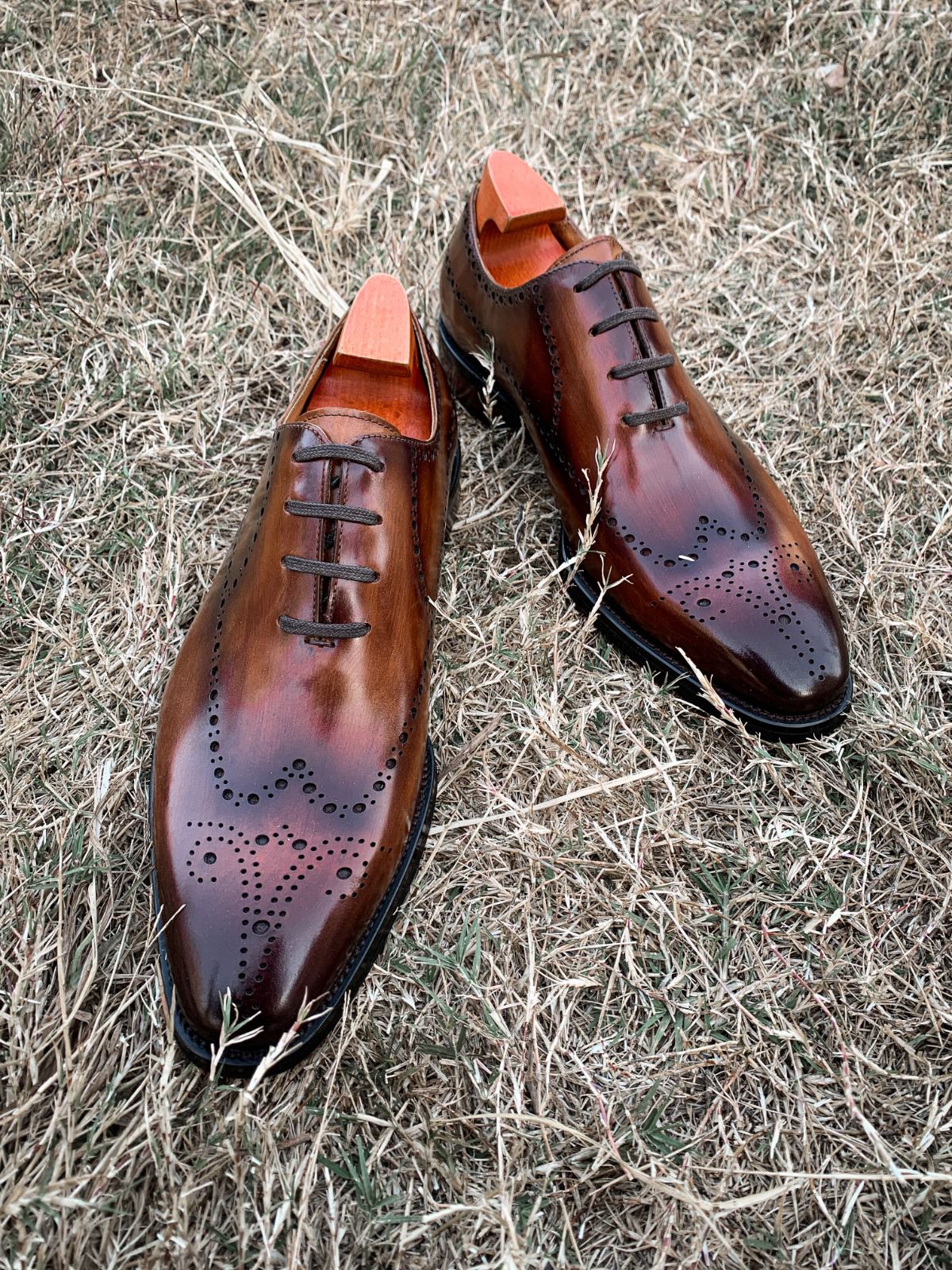 ELEGANT COGNAC BROGUE OXFORD LACEUPS