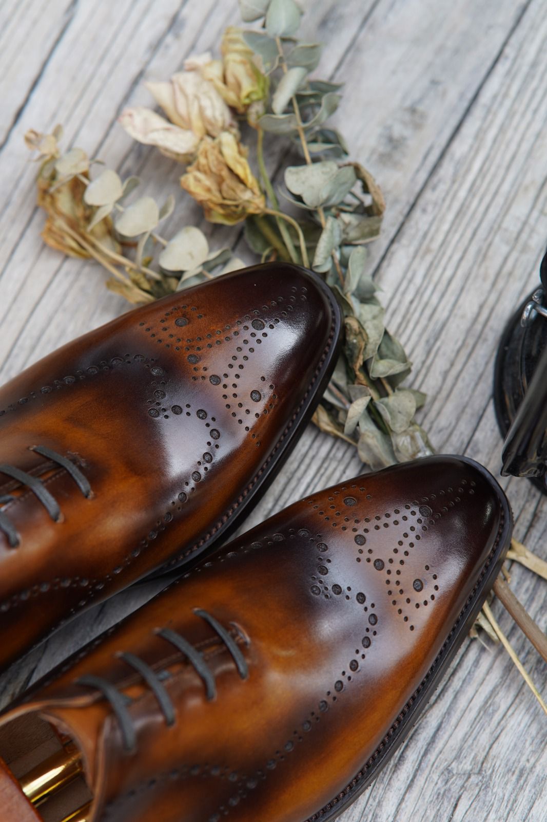 ELEGANT COGNAC BROGUE OXFORD LACEUPS