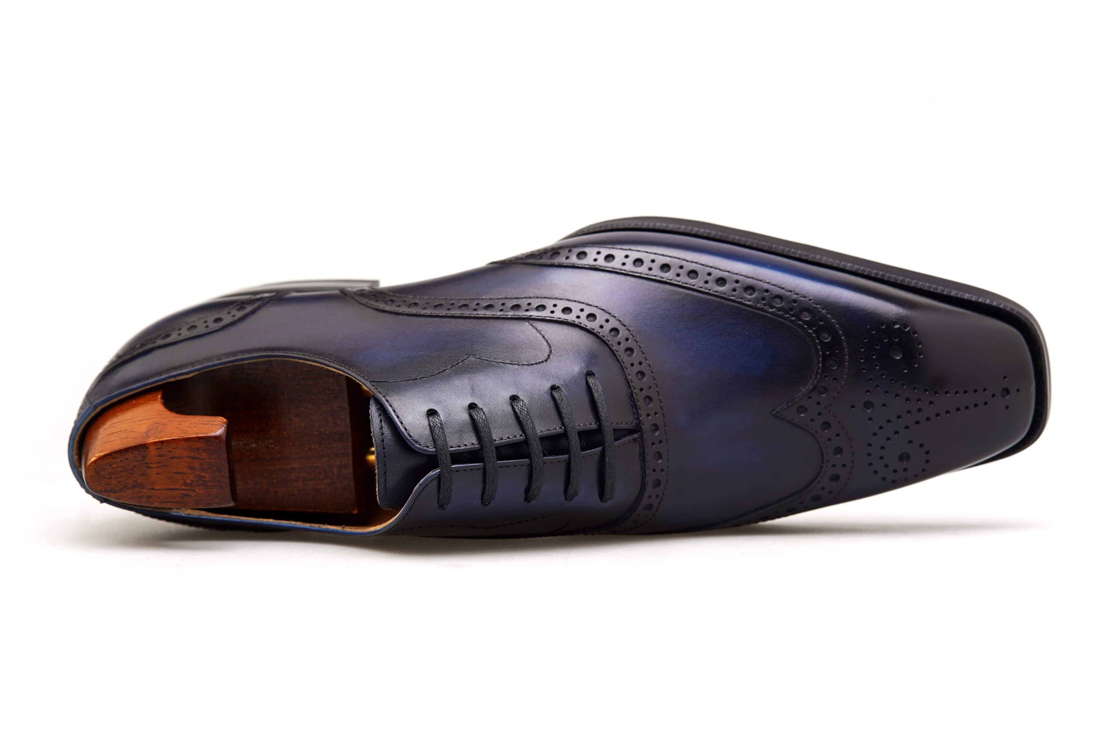 BLUE WINGTIP BROGUE OXFORD LACEUPS