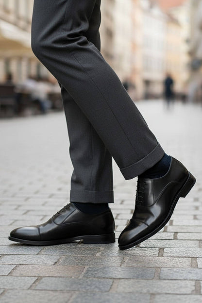 BLACK LEATHER CAP-TOE OXFORD LACEUPS