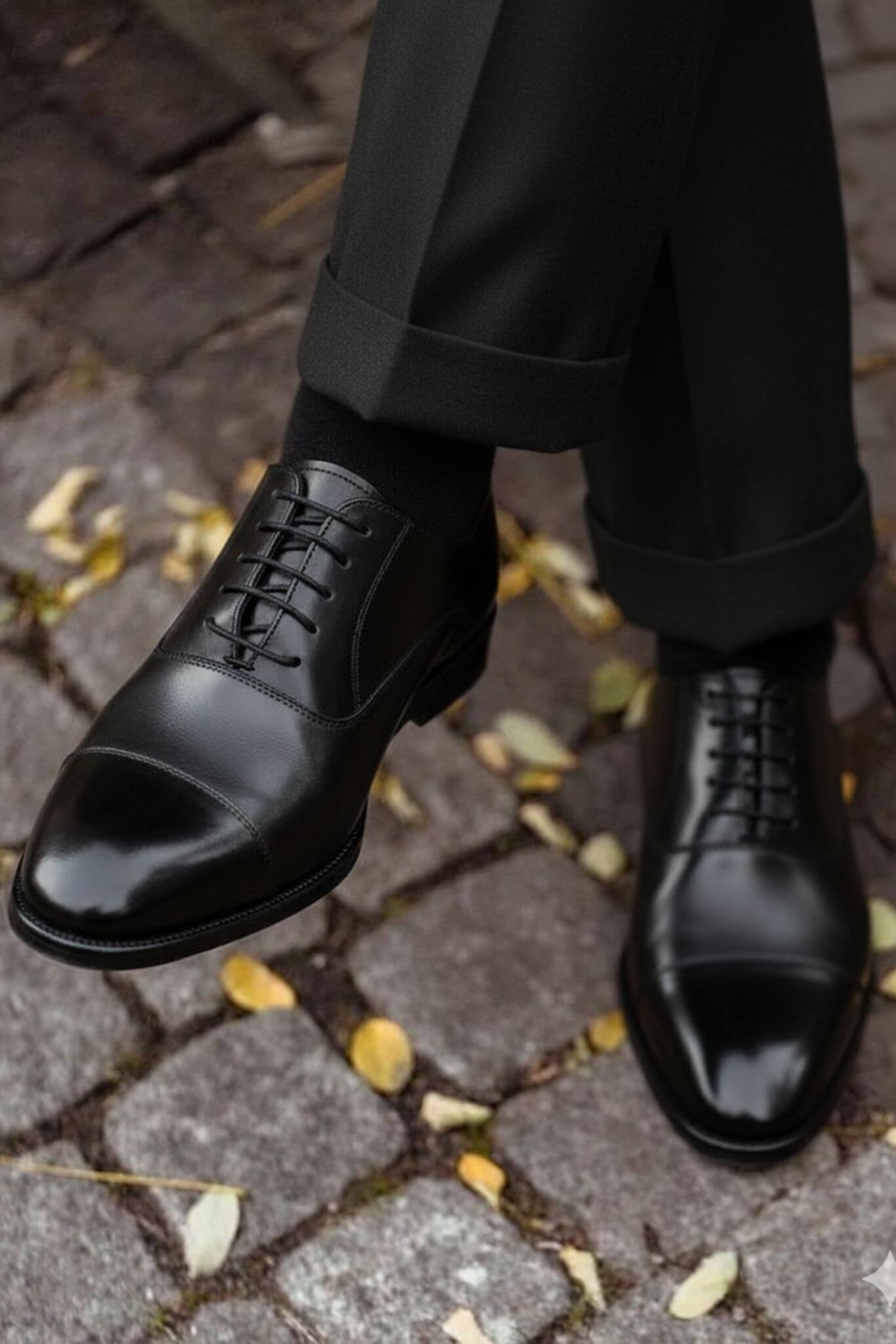 BLACK LEATHER CAP-TOE OXFORD LACEUPS