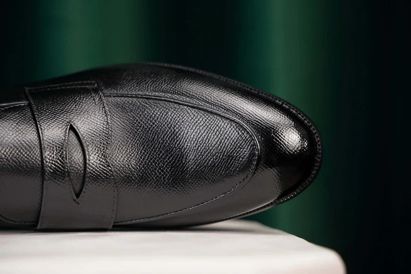 BLACK MILLED LEATHER LOAFERS