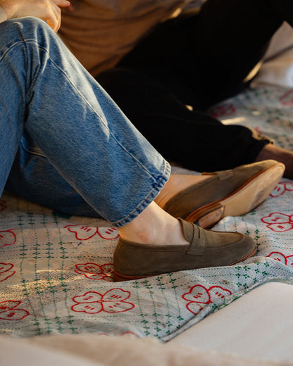CROWN | GREEN SUEDE LOAFER