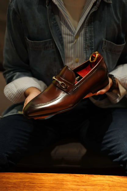 CLASSIC BROWN HORSEBIT LOAFERS