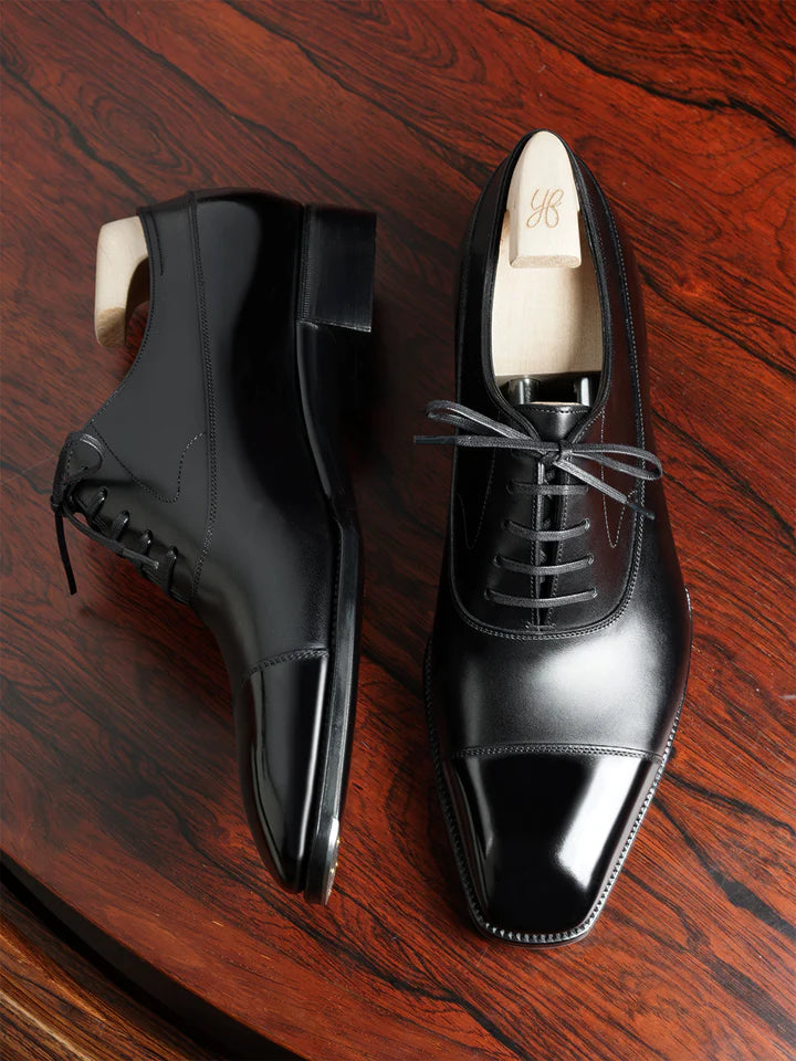 COLE | BLACK LACEUPS WITH TOE SHINE