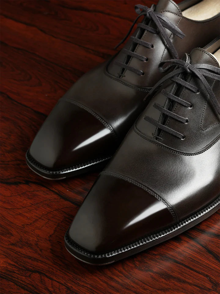 COLE | BROWN LACEUPS WITH TOE SHINE