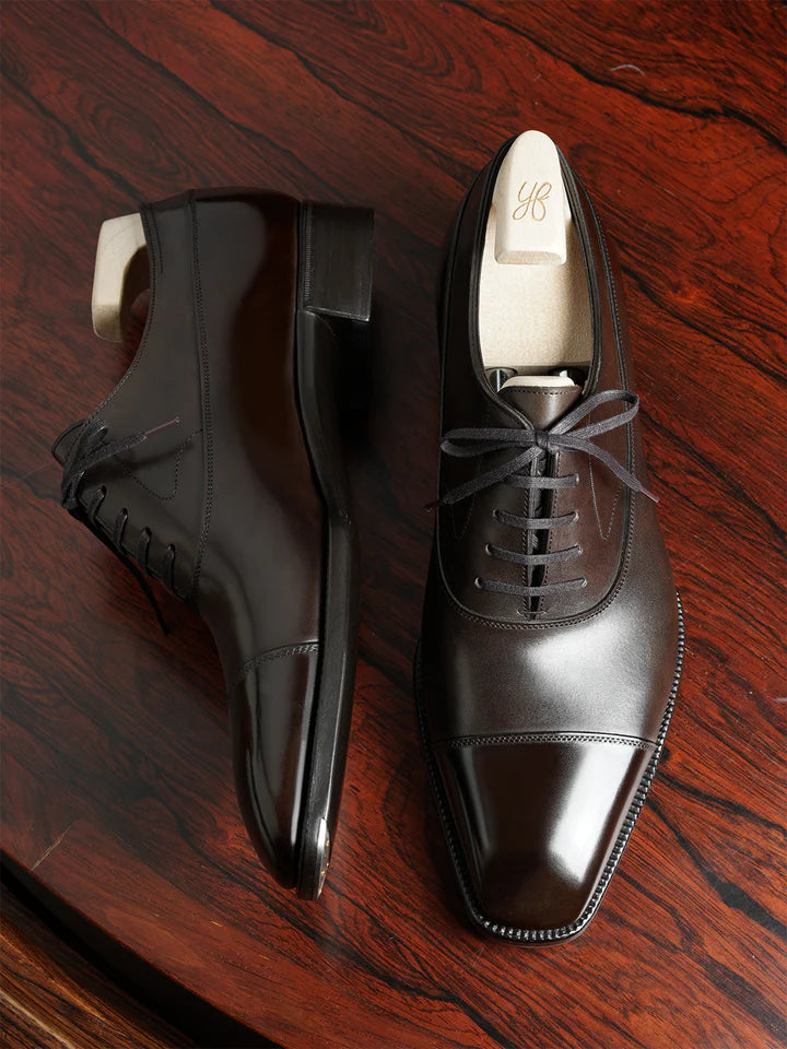 COLE | BROWN LACEUPS WITH TOE SHINE