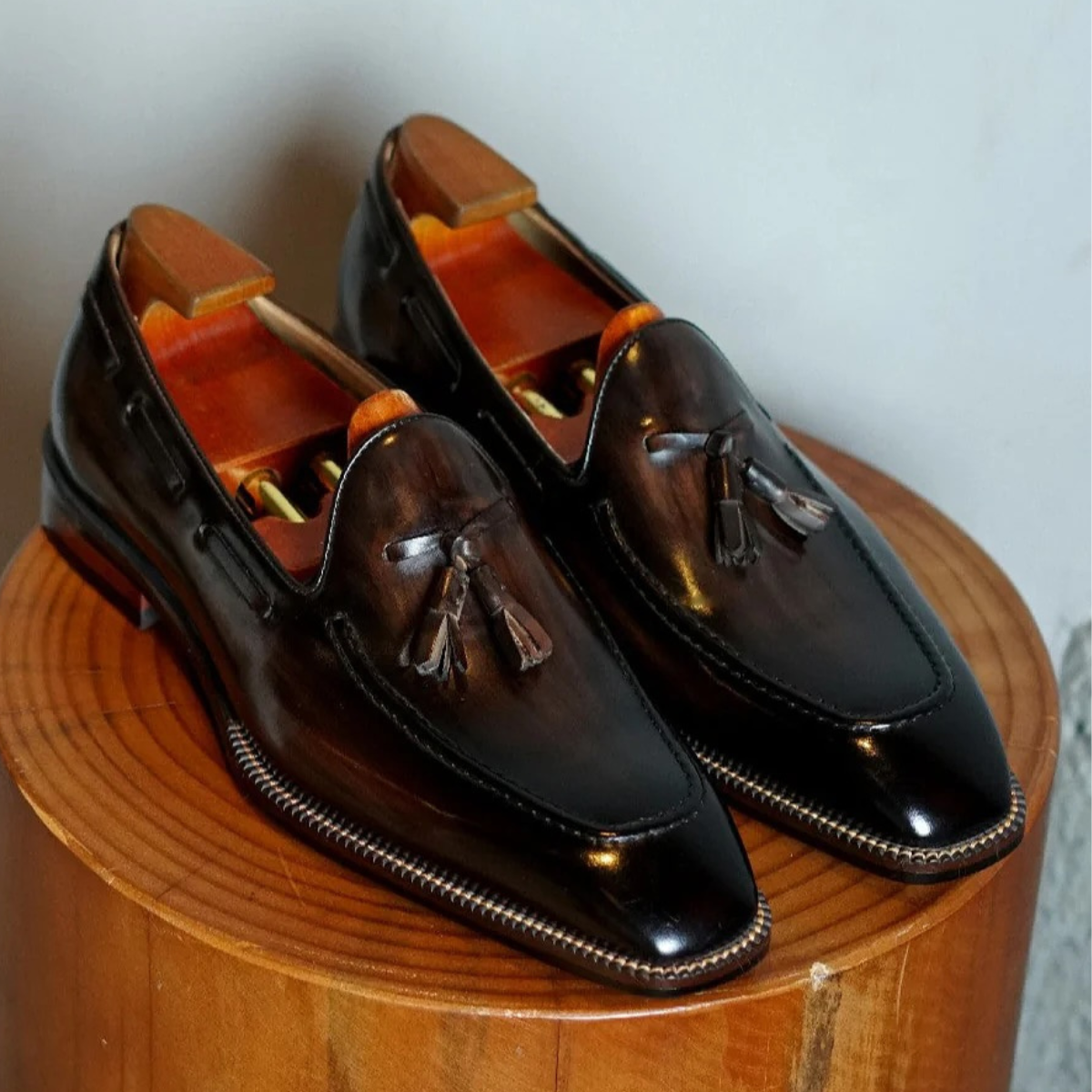 BROWN SQUARE TOE TASSEL LOAFERS